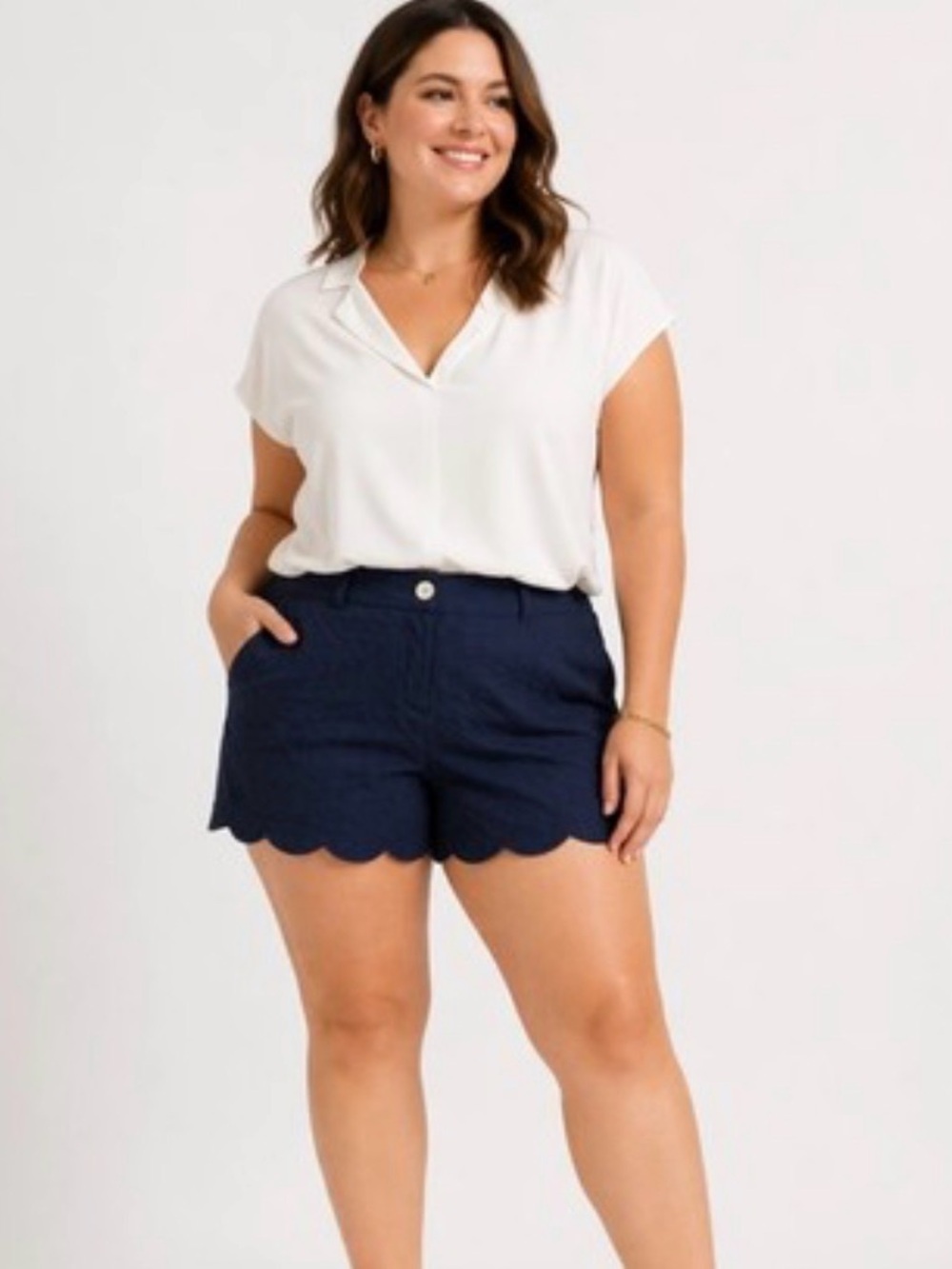 NWT Crown & Ivy navy “Shelby” scallop hem shorts